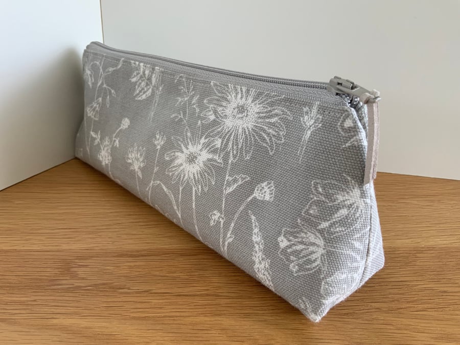 Fabric Brush Case, Pencil Case, Cosmetic Bag, Zipped Purse, Lisette Laura Ashley