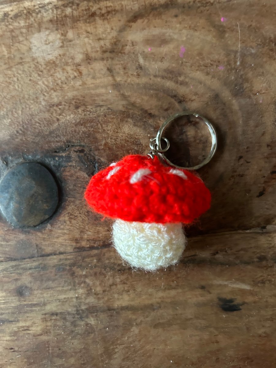 Red & White Toadstool – Crocheted Keyring