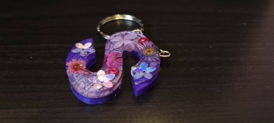 Resin letter S keyring and accessories