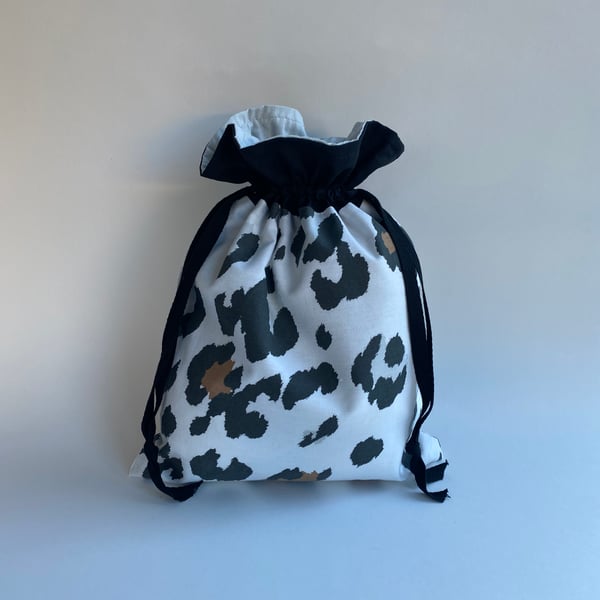 Medium leopard print bag