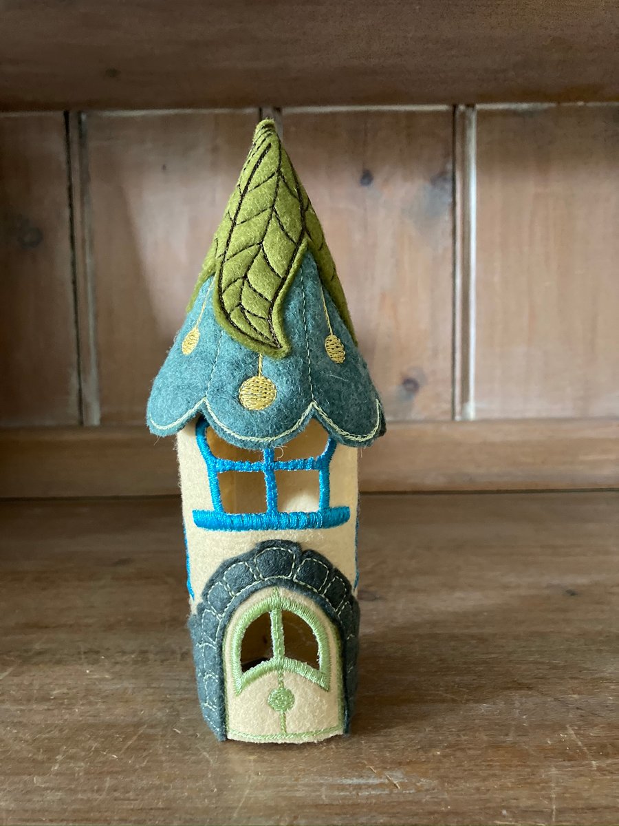 Fairy tea light house 