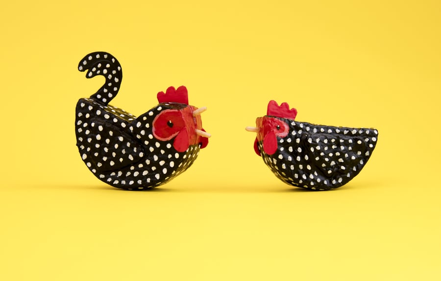 Pair of decorative recycled chicken ornaments - Ancona
