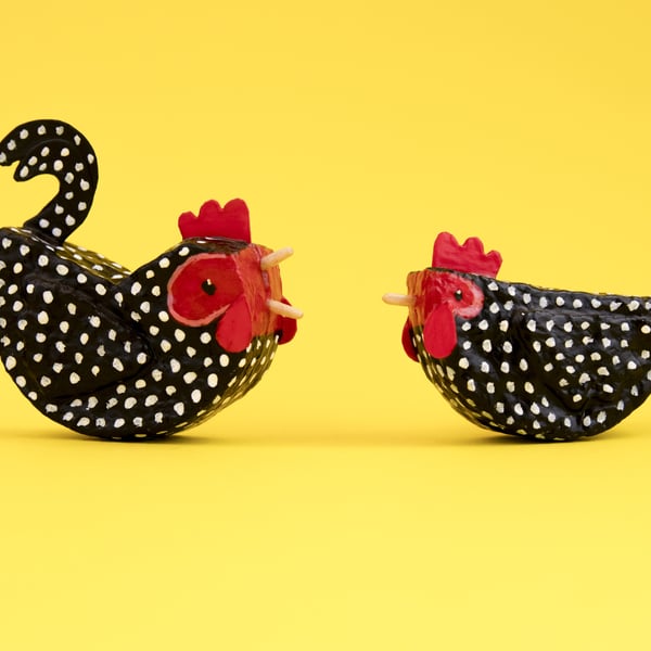 Pair of decorative recycled chicken ornaments - Ancona