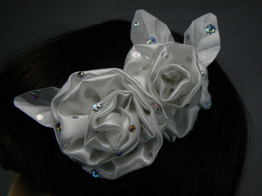  double  white rose hair accessory