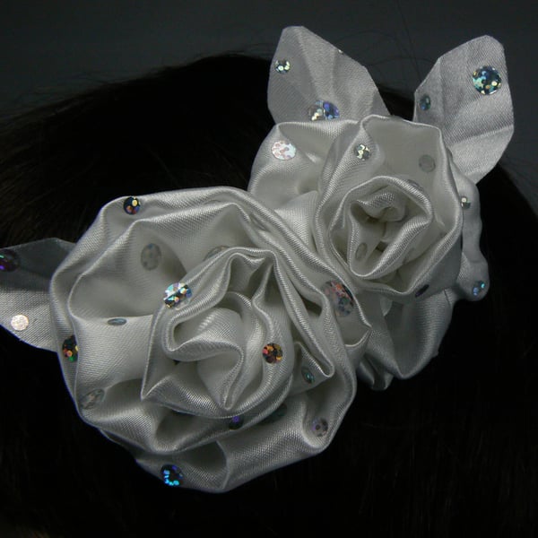  double  white rose hair accessory