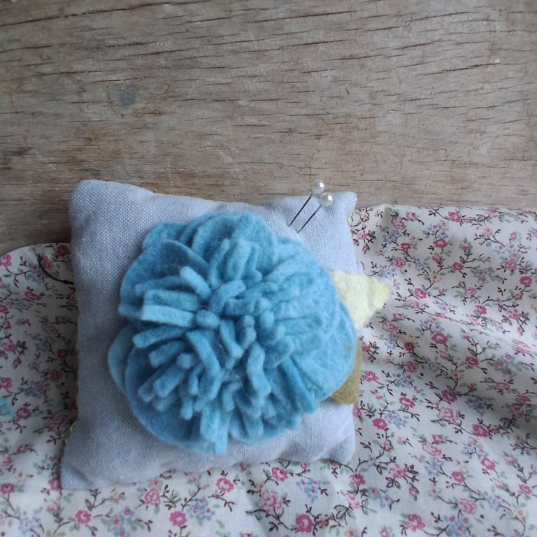 patchwork wrist pin cushion no 6