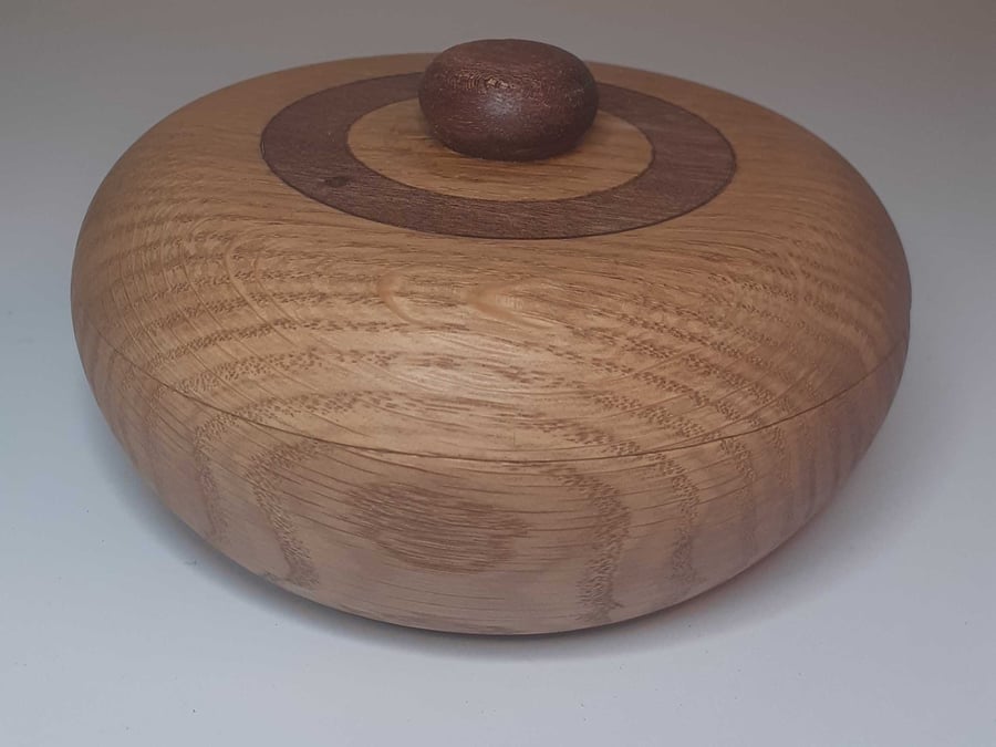 Oak & Sapele Wooden Bowl with Lid – Rustic Keepsake Box & Jewelry Box
