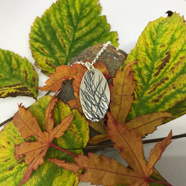 Silver fennel leaf pattern pendant