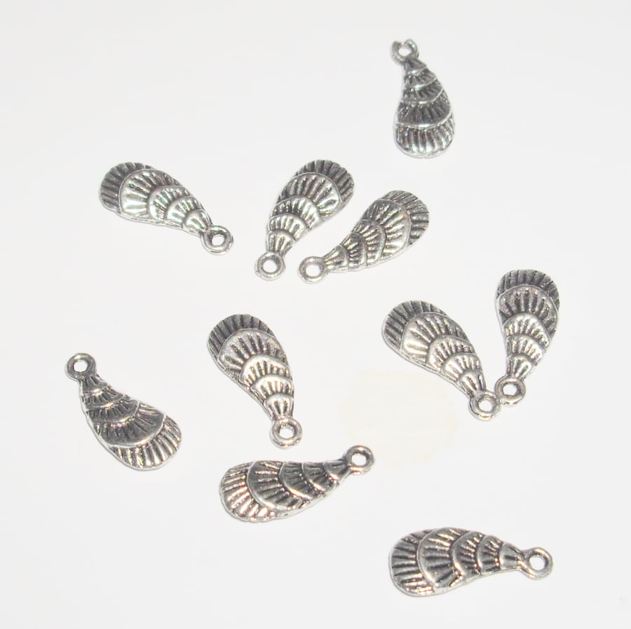 10 x Small Shell Charms