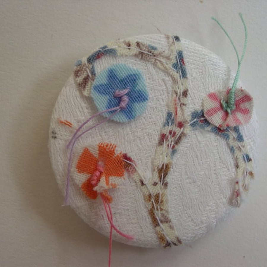 Vintage Flora Textile Pin Card