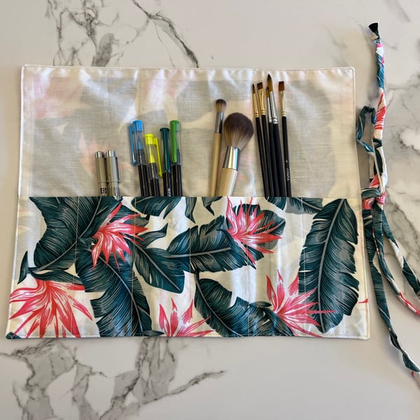 Fabric Tool Roll – Versatile Organizer for Brushes, Pens & More