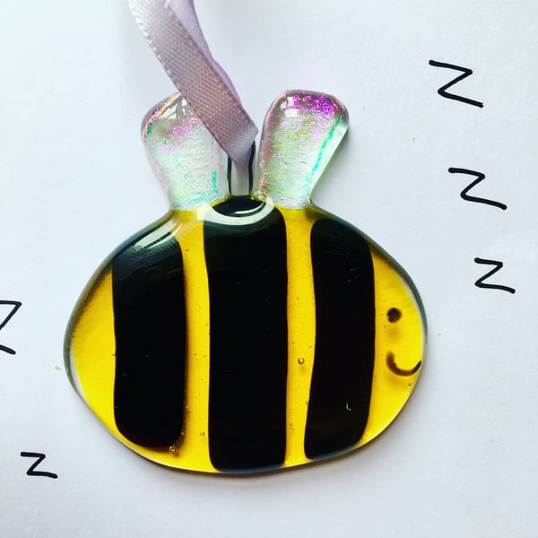 Cute hanging glass bumble bee has dichroic sparkly wings decoration sun catcher 