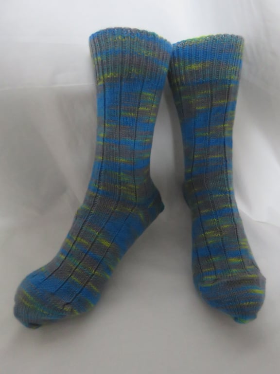 Hand-cranked Knitted Ribbed Wool Socks Size 8 to 9