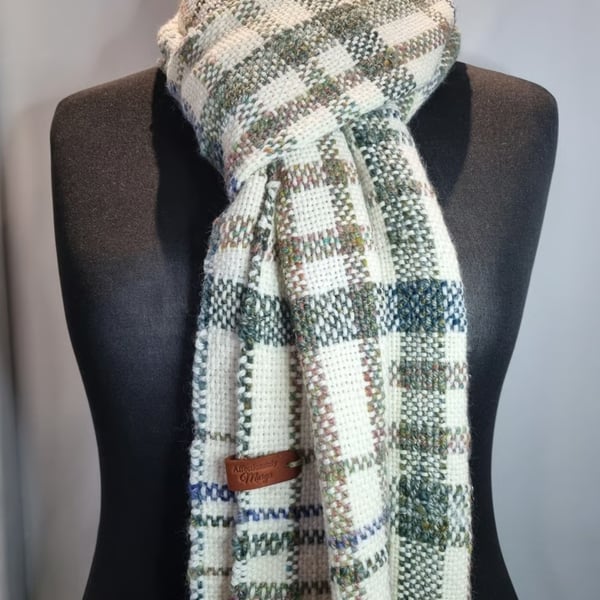 Handwoven scarf 