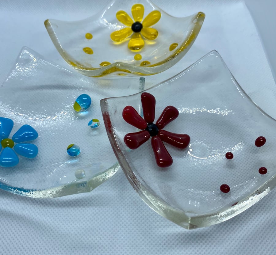 Fused glass trinket dish