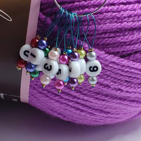 Set of number stitch markers for knitting