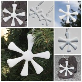 Hanging Snowflake - Fused Glass Decoration - 6082