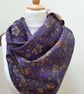 Vintage sari silk double sided triangular scarf. Navy Gold Bronze Cream. - Image 2