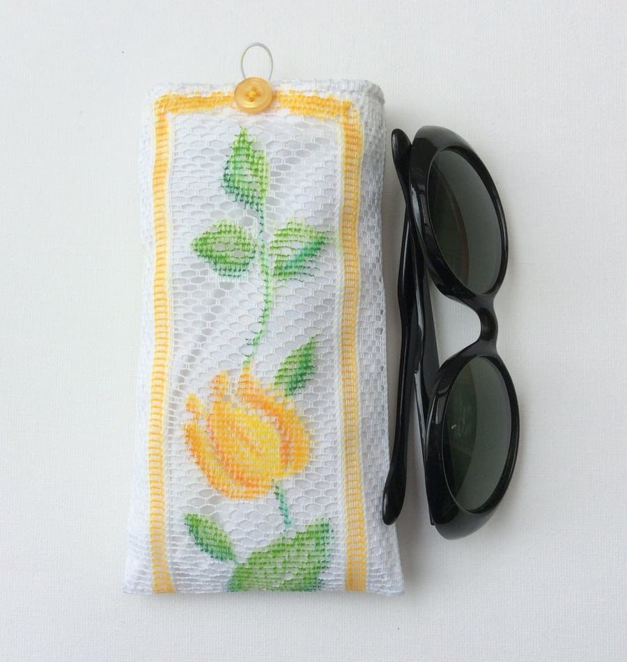 Vintage look glasses case, sunglasses case.