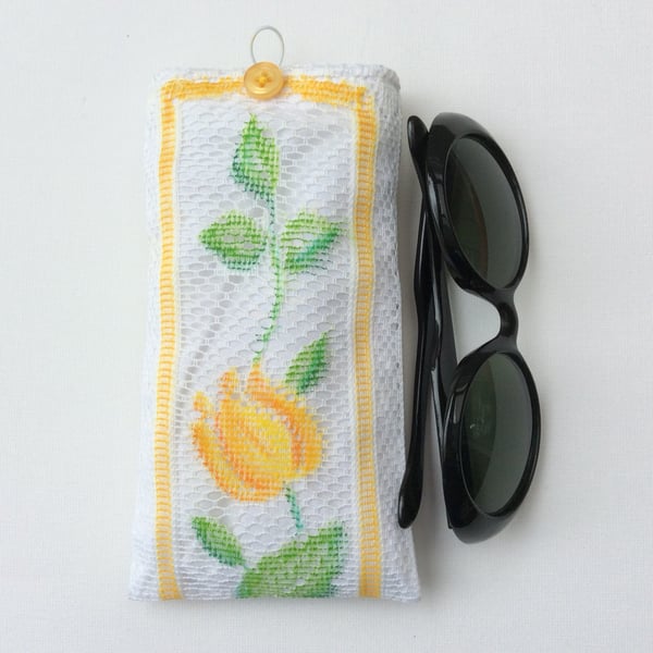 Vintage look glasses case, sunglasses case.