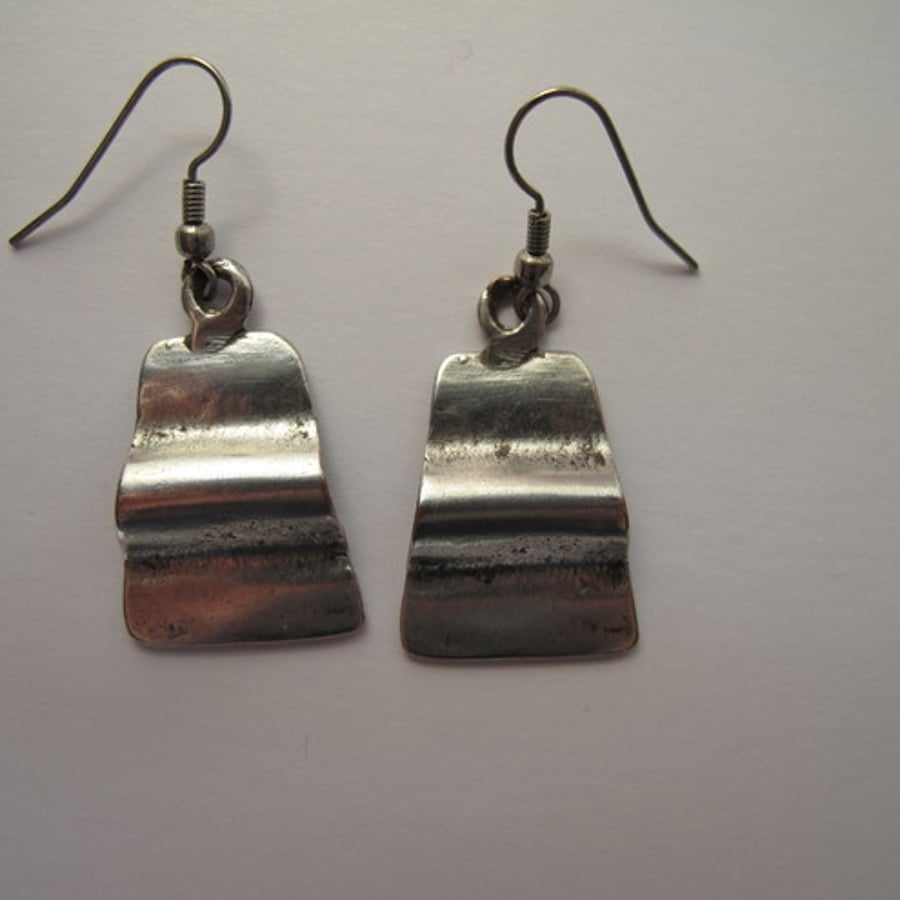 Silver hammered drop earrings