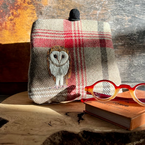 clutch bag with hand embroidered barnowl