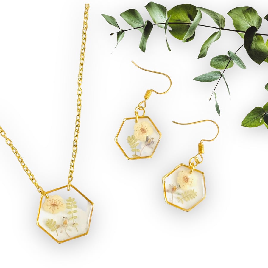 Gold plated jewellery set, floral necklace and earrings, jewellery gift set