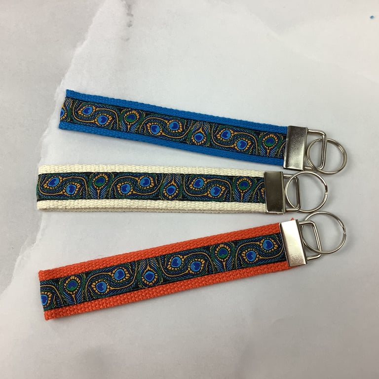 Peacock feathers wristlet key fob, Peacock key ring, 3 options, Handmade