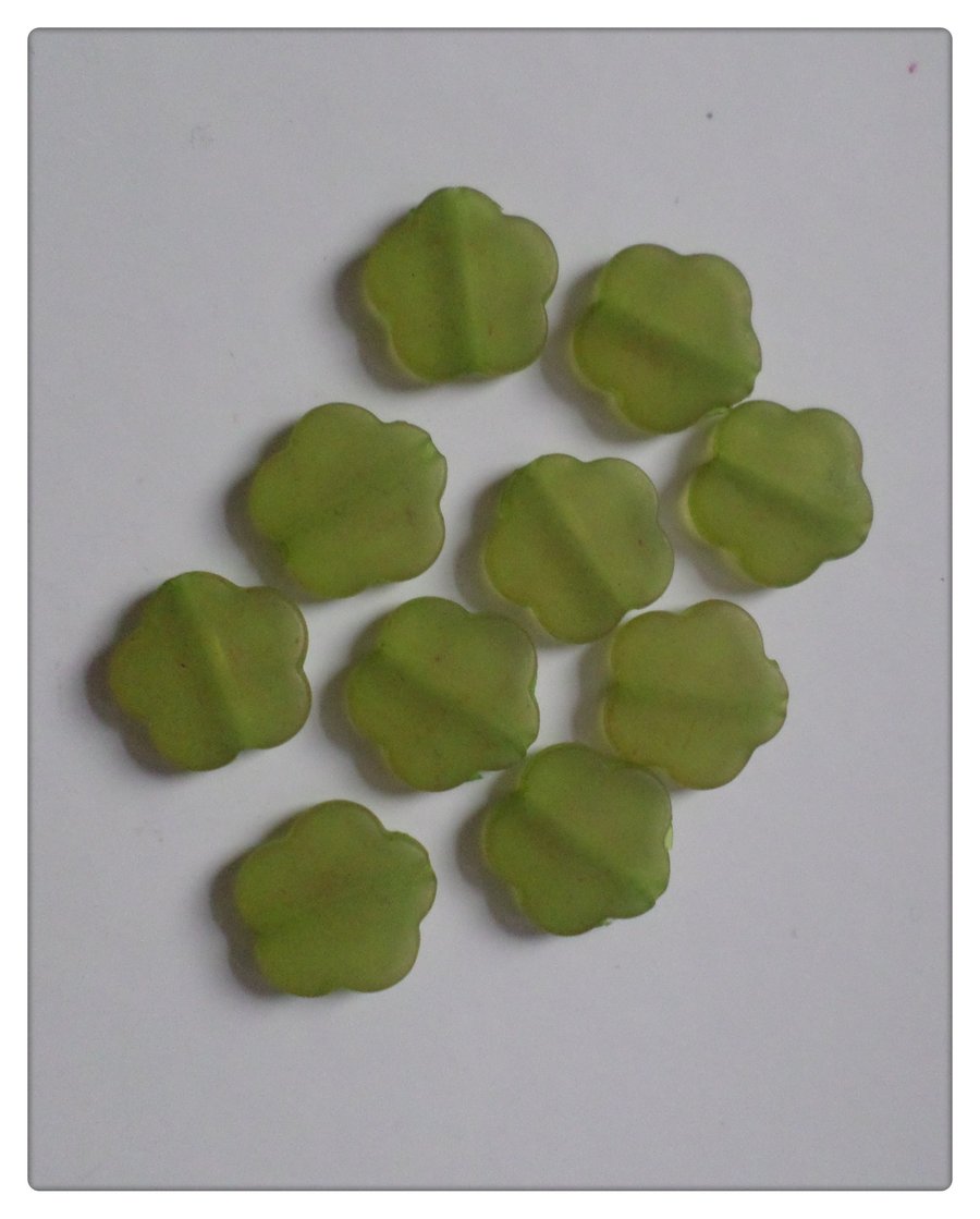 10 x Frosted Acrylic Beads - 18mm - Flower - Green 