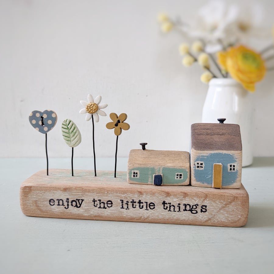 Little Wooden Houses with Clay & Button Garden 'Enjoy the little things'