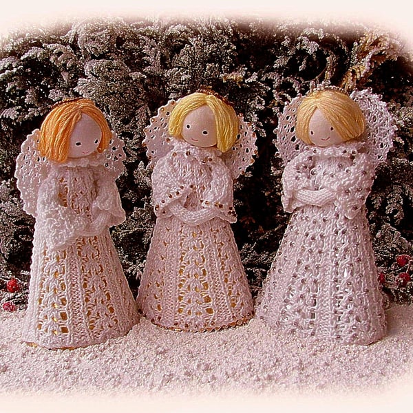 LITTLE CHRISTMAS ANGELS toy knitting pattern