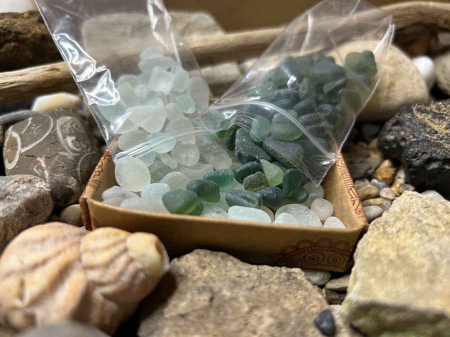 Seaham beach sea glass - 100g white and green mixed pieces - Craft bags