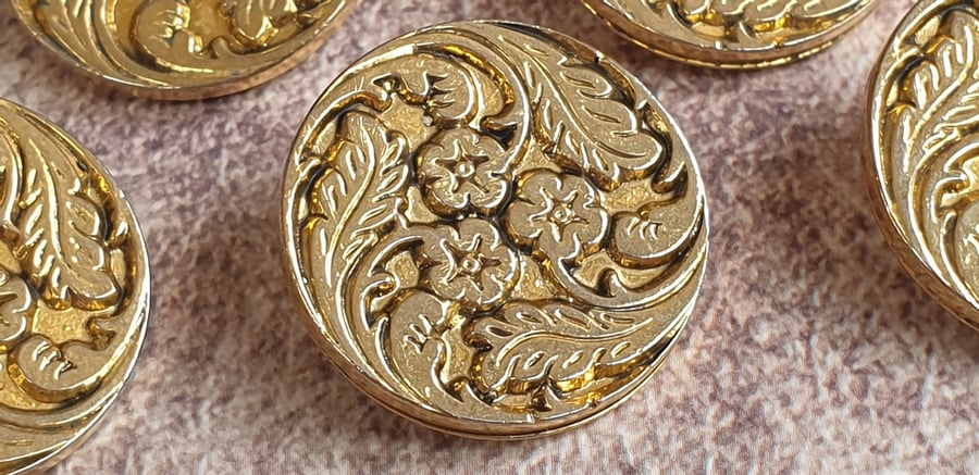 7 8" 22.4mm 36L Antique Gold FLORAL Buttons LAST 25 EVER