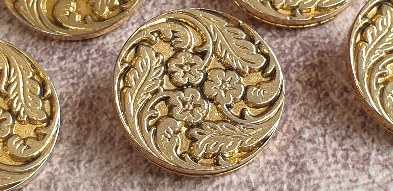 7 8" 22.4mm 36L Antique Gold FLORAL Buttons LAST 25 EVER