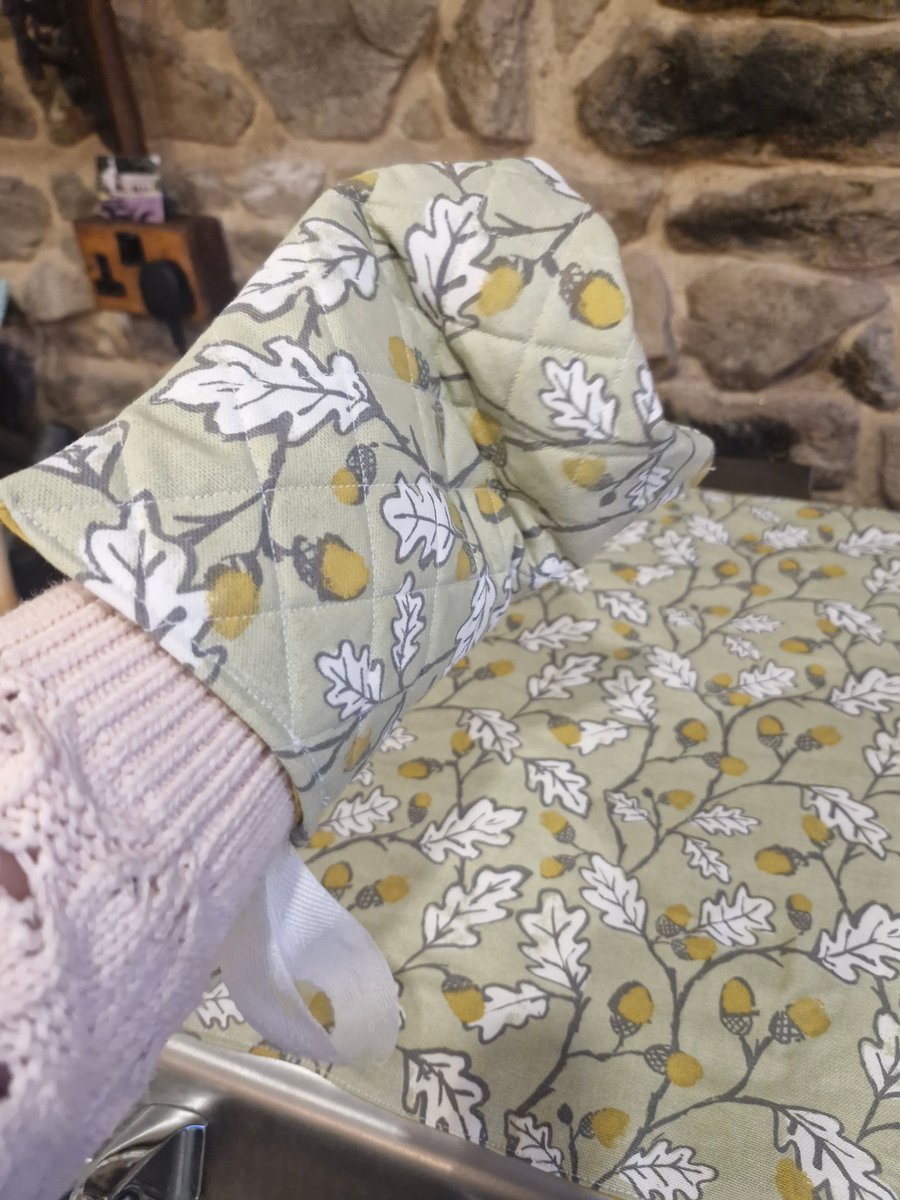 Pot Grabs Acorn Sage Green Fabric