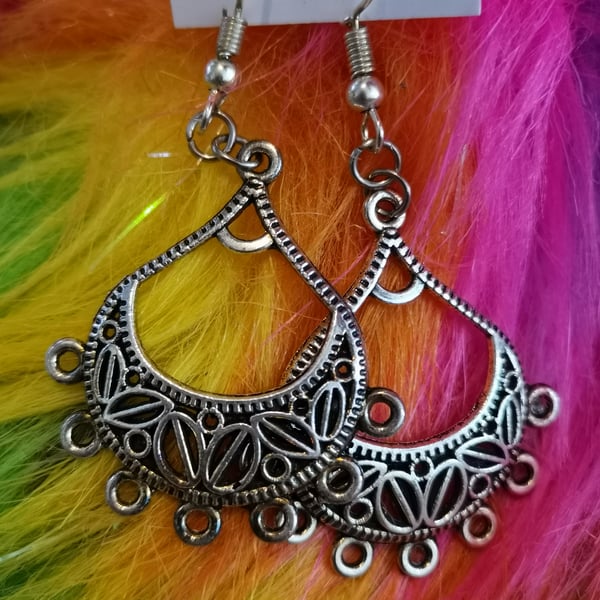 Drop earrings
