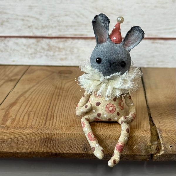 Spun Cotton Sitting Rabbit Cream