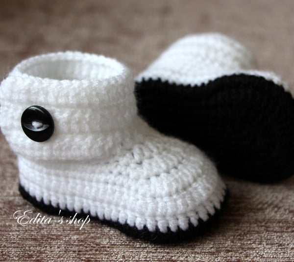 Crochet baby booties, shoes, boots, size 3-6 months, gift