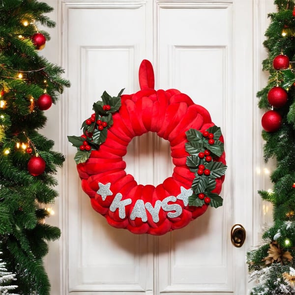 Chunky Knit Red Christmas Wreath – Handmade Festive Door Decoration, Cozy Holida