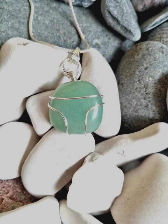 Wire-wrapped natural Aventurine Tumble Stone 