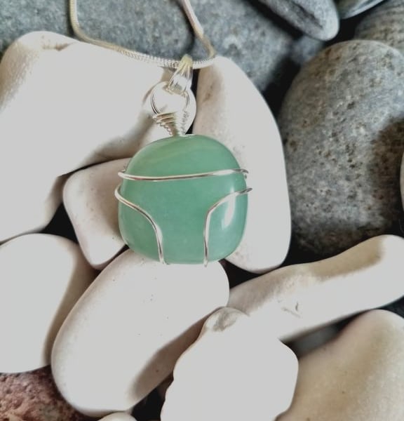 Wire-wrapped natural Aventurine Tumble Stone 
