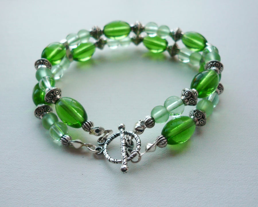 Clear Green Glass Bracelet   KCJ504