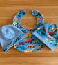 Newborn Baby Boxed Gift Set-Beanie Hats & Matching Bib-Dinosaur Design-BGS05