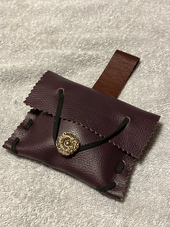 Small Pouch - Burgundy Brown Leather Medieval Style - Dragon Style Closure