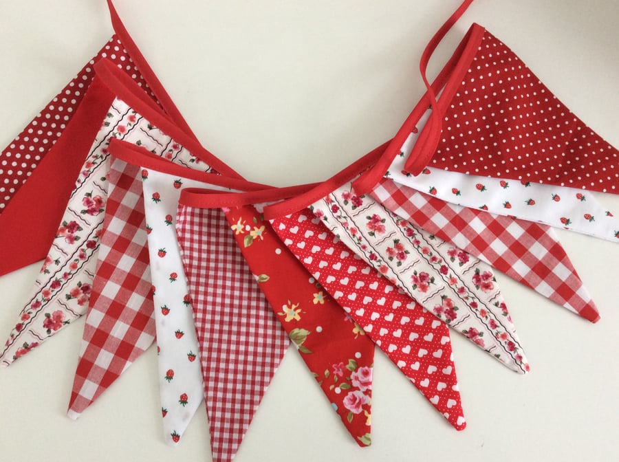 Red bunting - 12 flags pretty floral mix 2.5m inc ties, pretty party decoration