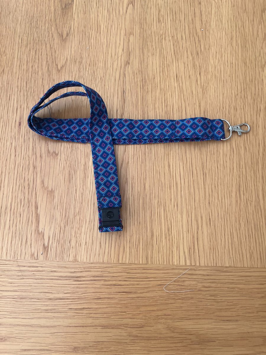 lanyard blue and white