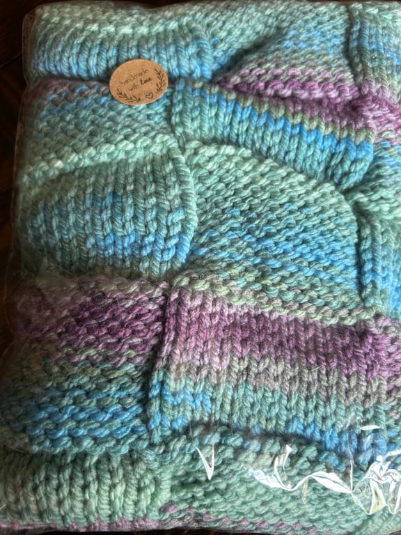 Beautiful baby blanket handknitted in Hayfield Spirit chunky