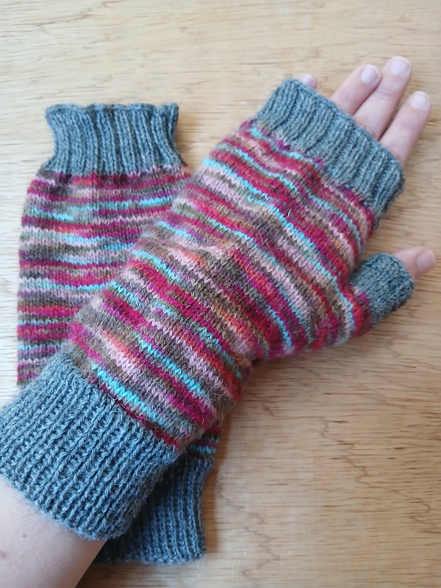 Gloves - hand knitted - fingerless