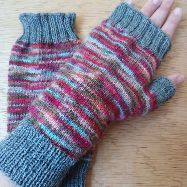 Gloves - hand knitted - fingerless