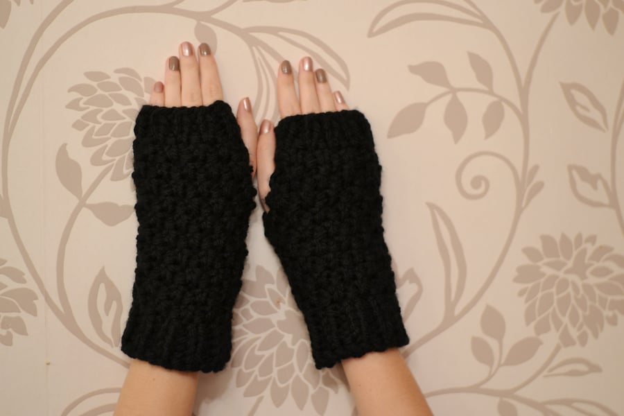  Fingerless Gloves  Black Super Chunky Knitted